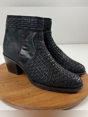 Stetson Women’s Phoenix Leather Basketweave Booties